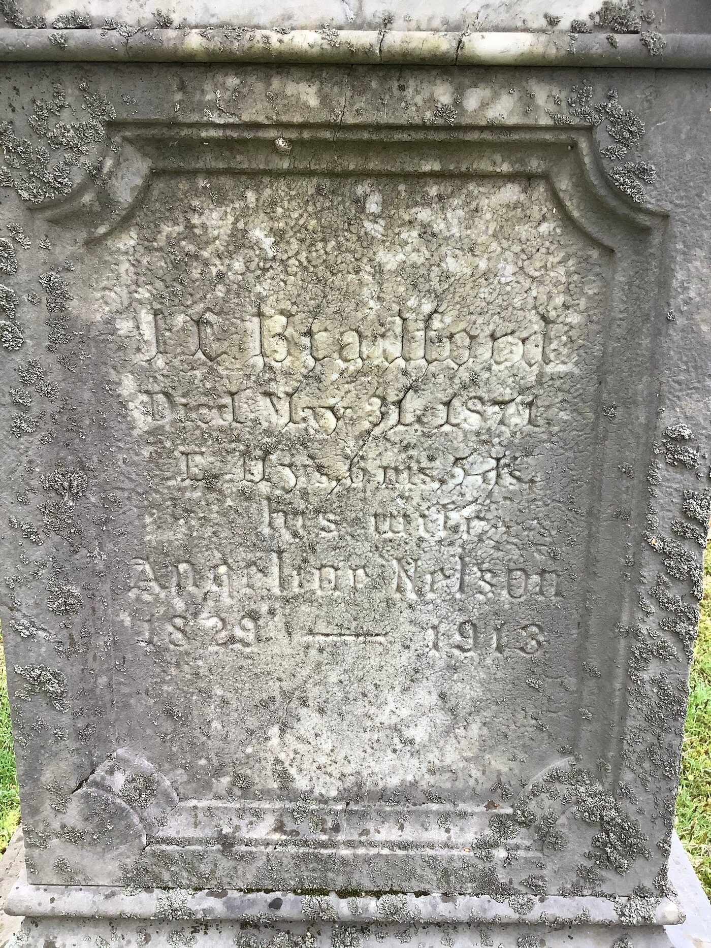 The inscription panel of the Bradford monument